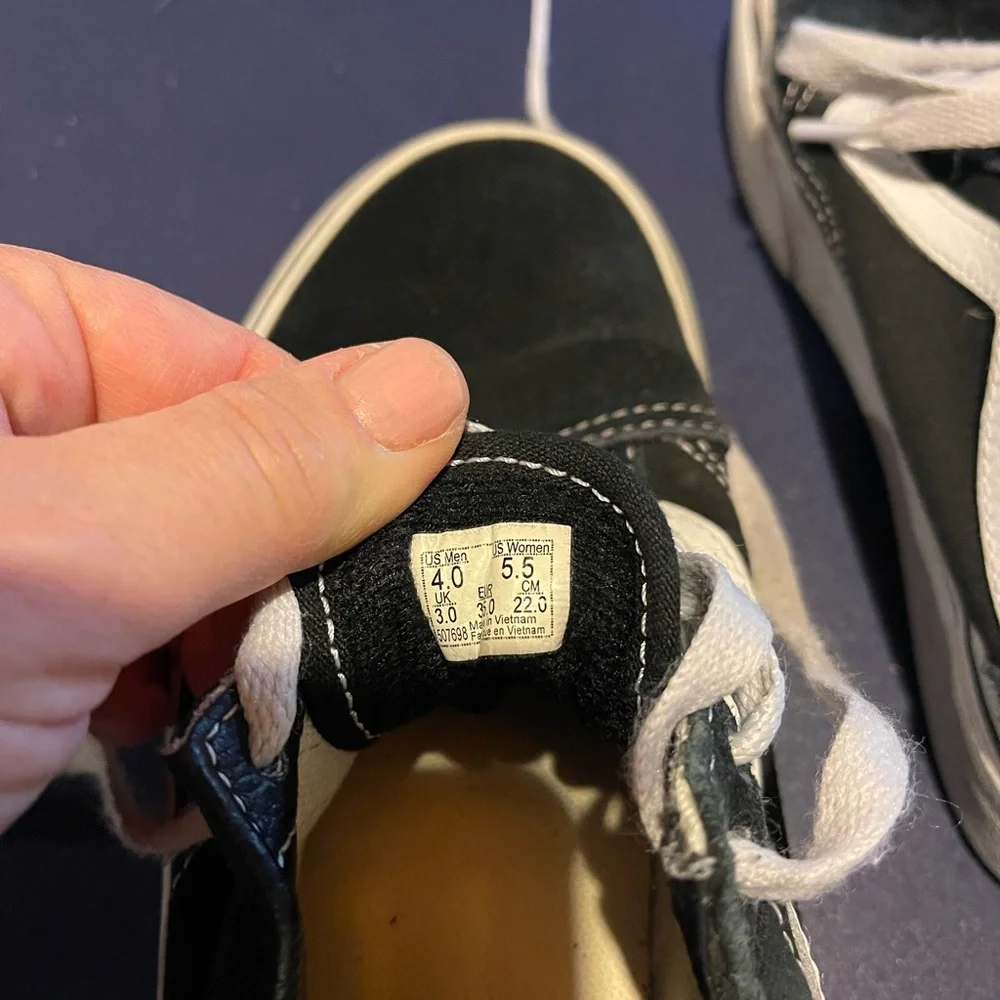 Vans Black Suede Mens size 4 Woman’s size 5.5